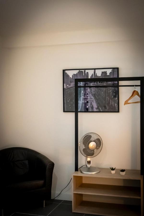 Superbe Appartement Avec Patio Nîmes Eksteriør bilde